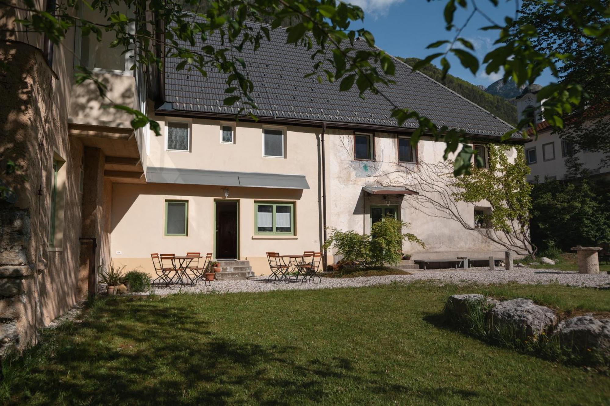 Bed and Breakfast Gorska Roza à Log pod Mangartom Extérieur photo